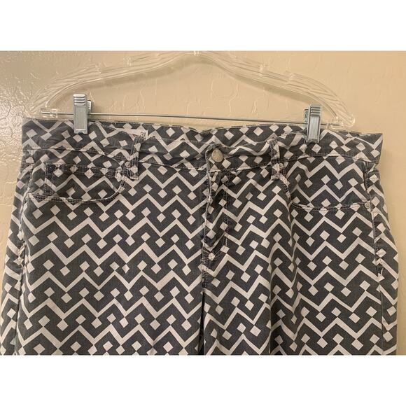 GAP 1969 Legging Jean, Grey and White Geometric Pattern, Size 31, US Size 12 - Picture 4 of 9